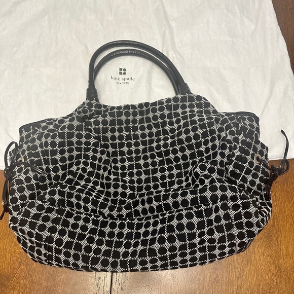 Kate Spade Black and Cream Patterned Shoulder Bag Stevie Bag - Picture 4 of 14